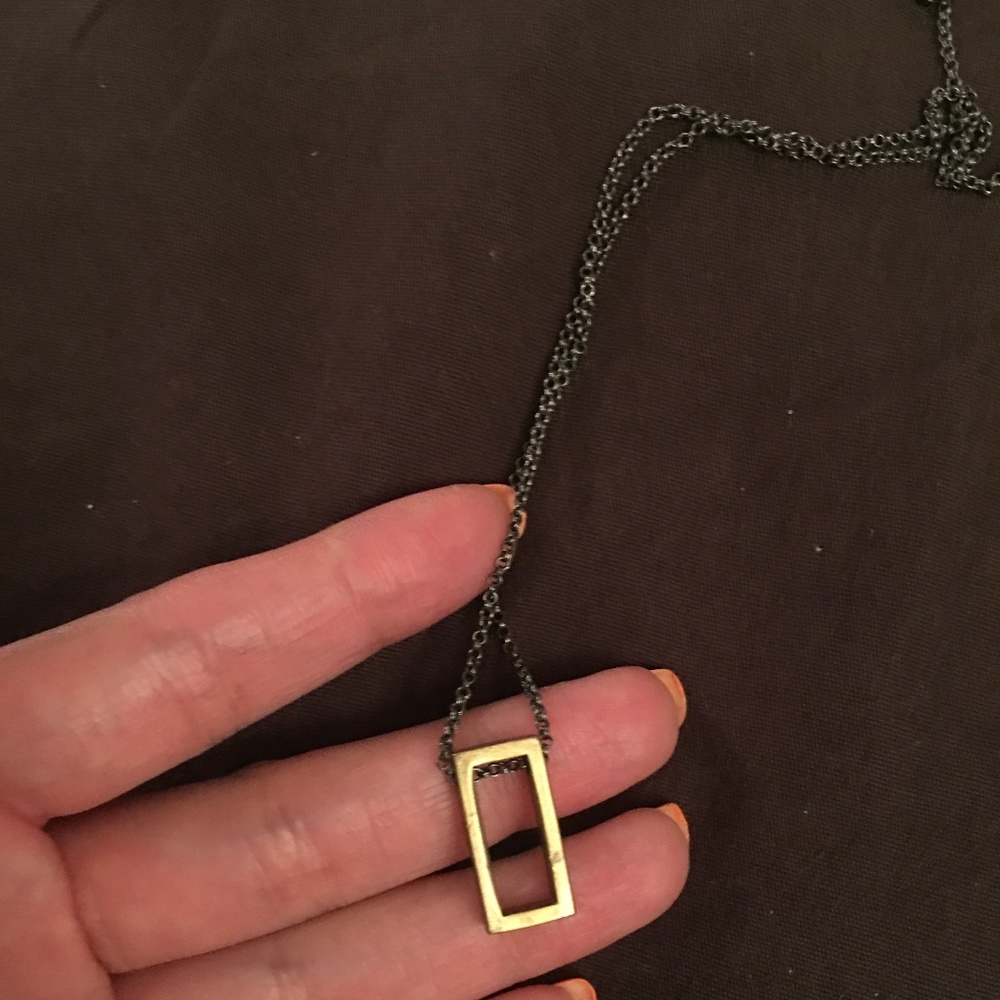 Simple rectangular necklace - Picture 2 of 4
